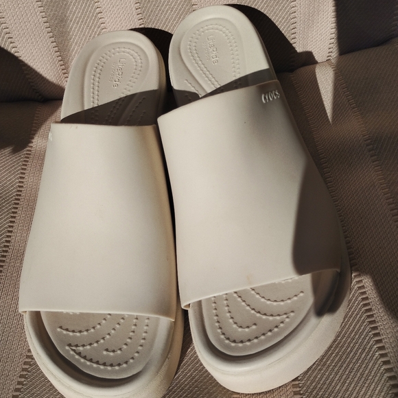 Crocs  Womens BROOKLYN SLIDE HEEL 209408 SZ:10 NEW CLEAN WELL MAINTIAN CHRISTMAS - Picture 8 of 11